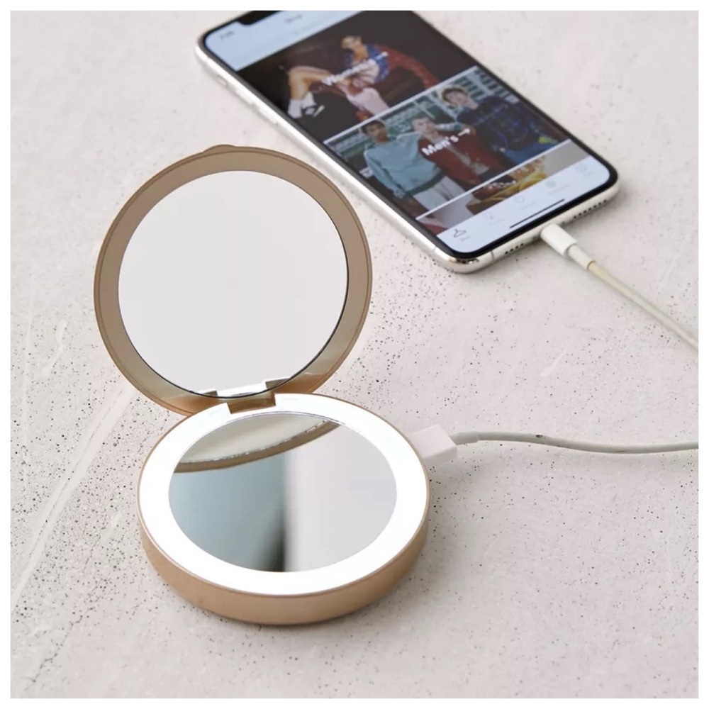 Tech Candy Glow Up Compact Mirror Power Bank - Picture 2 of 8